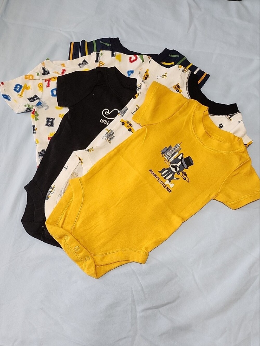 bundles Baby Place 5 Piece Short Sleeve Onesies - 9-12M